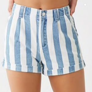 Striped denim shorts!